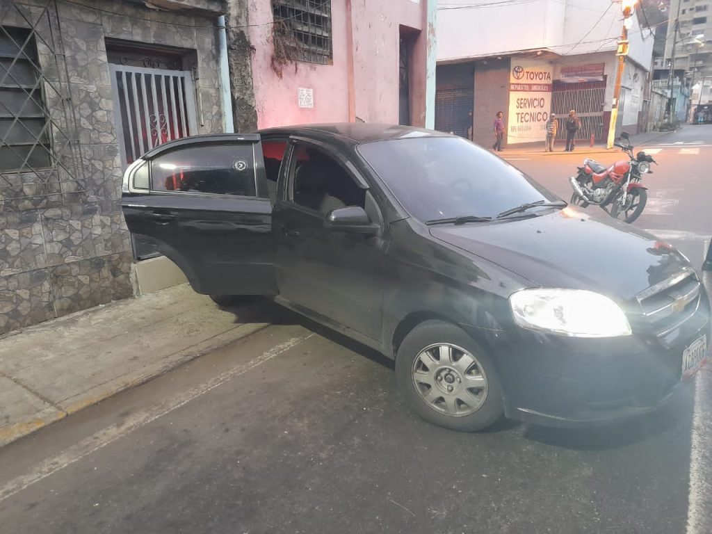 Detuvieron a dos policías por asesinato de un taxista en Puente Hierro