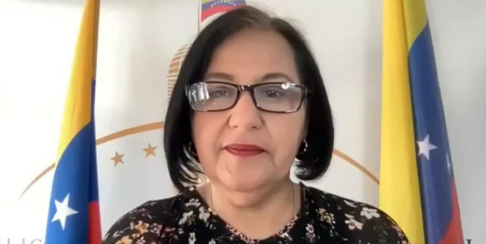 Dinorah Figuera publicó un tuit donde dice que no es la 'Presidenta Interina' y luego lo borra