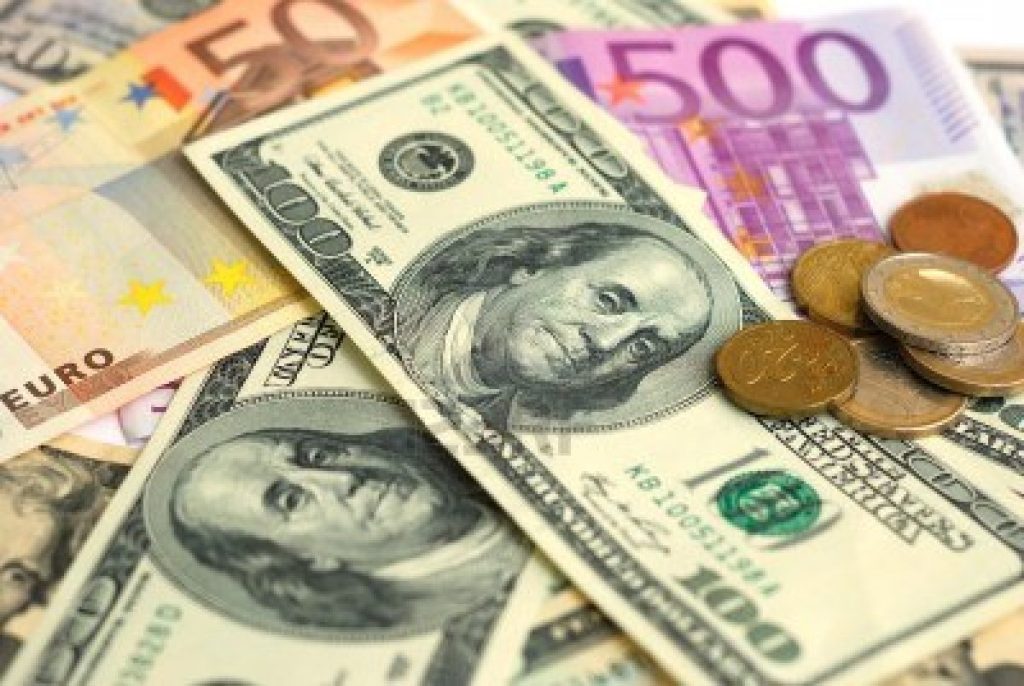 El dólar comienza bajando este lunes 15 de mayo