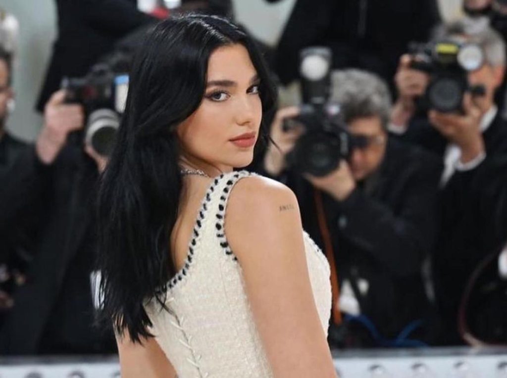 Dua Lipa estrenó tema oficial del film "Barbie"