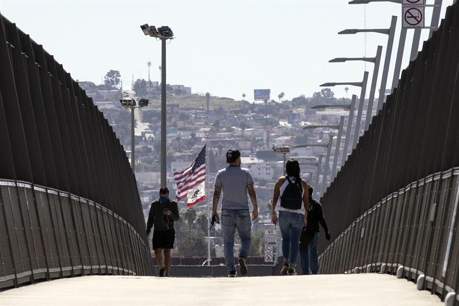 EEUU se alista para recibir una gran oleada de migrantes desde México