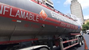 Mecánicos aseguran que gasolina contaminada estaría tras el aumento de carros incendiados en Zulia