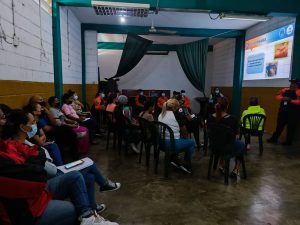 En Petare enseñan primeros auxilios y gestión de riesgos
