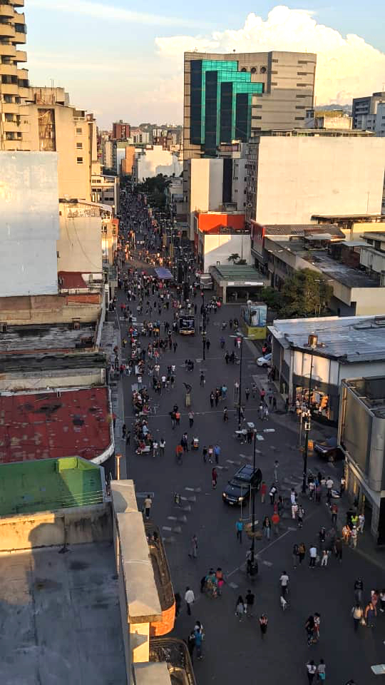 En busca de "un detallito de amor" para mamá en su día