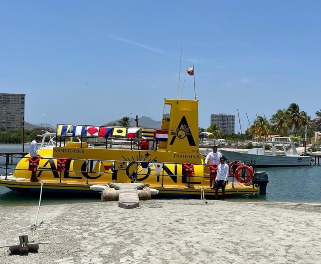 Entregan certificado de navegación a buque Alcyone en Margarita