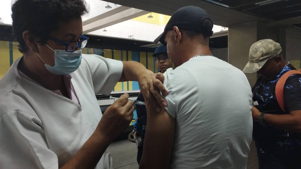 Esta semana continúa vacunación en estaciones del Metro de Caracas