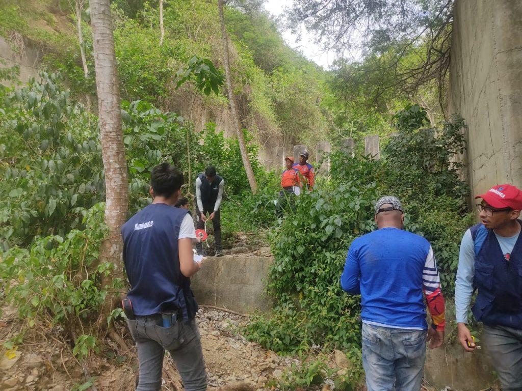 Evalúan diques y cauces en La Guaira como parte del plan de lluvias