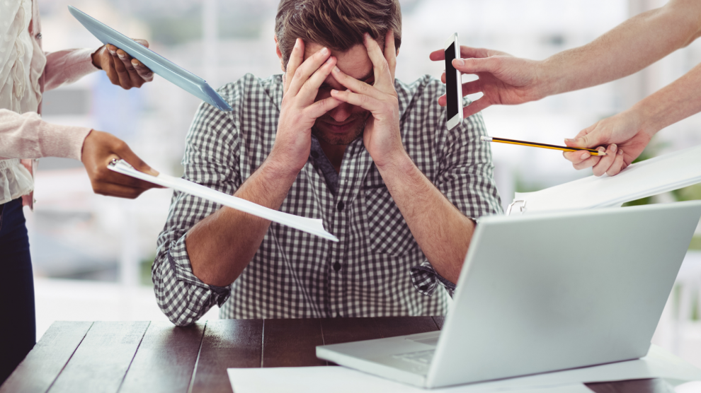 Exceso de trabajo puede aumentar riesgo de ACV