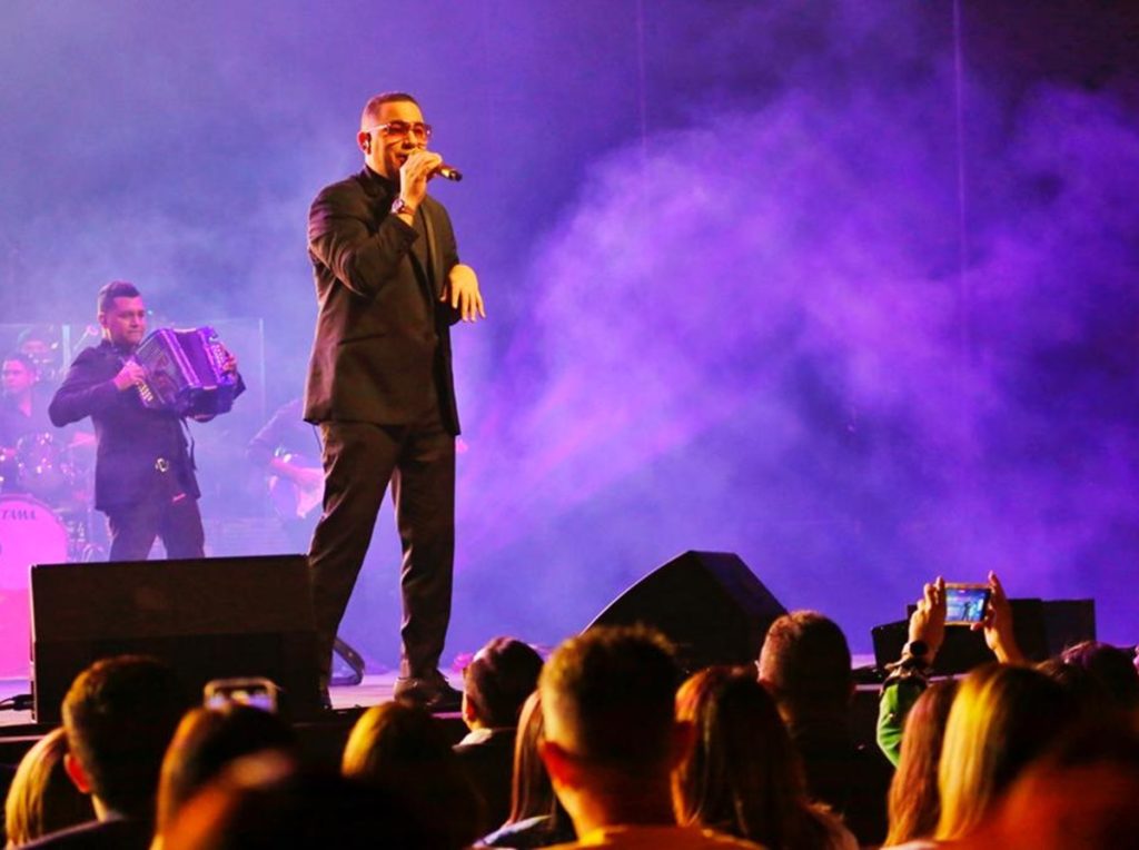 Felipe Peláez se mostró sinfónico y anecdótico