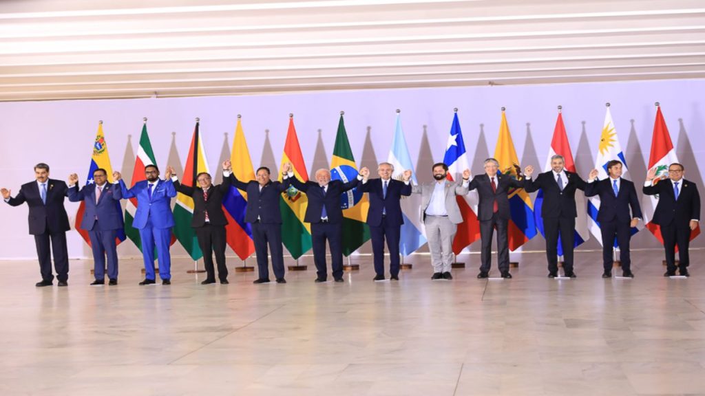 Mandatarios sudamericanos culminaron primera sesión de trabajo de la Cumbre en Brasil