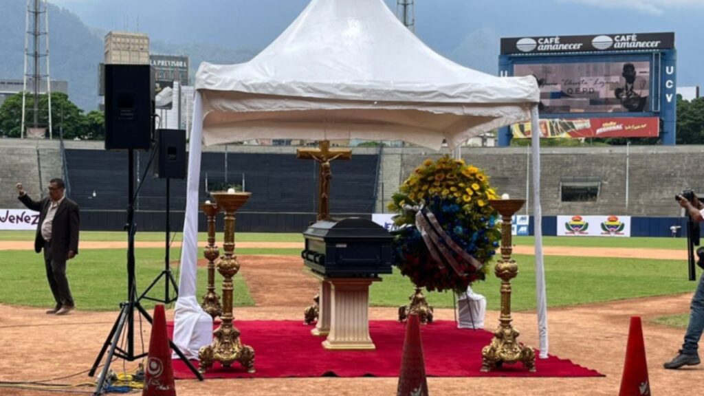 Fanaticada del béisbol despidió a "chivita" Lezama en el estadio Universitario