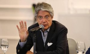 Guillermo Lasso alista decretos-ley rechazados por los trabajadores