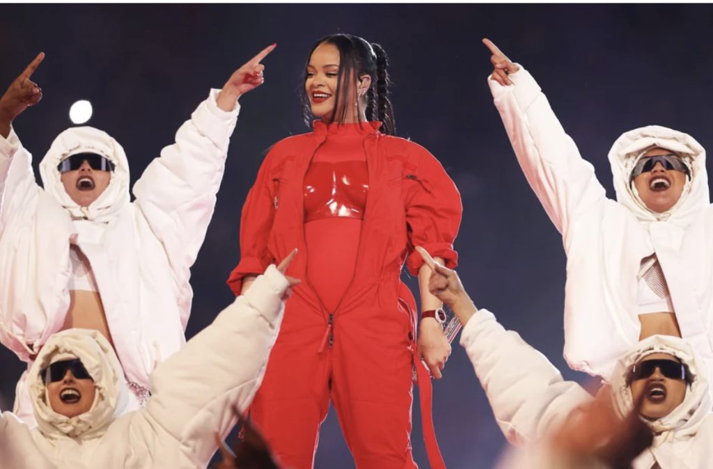Rihanna tiene el show de medio tiempo más visto de la historia
