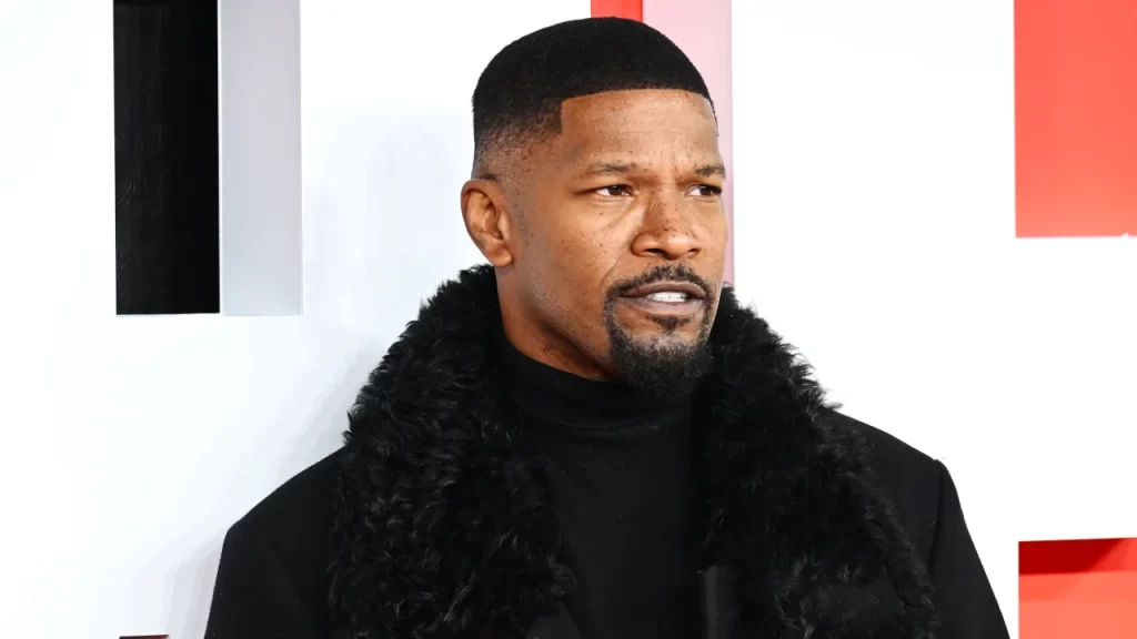 Se prolonga la hospitalización de Jamie Foxx y su familia se prepara para lo peor
