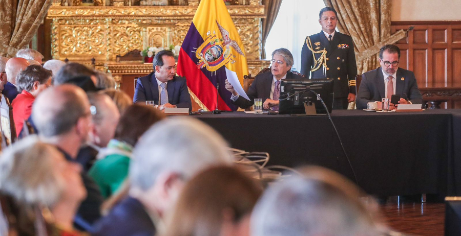 Lasso decreta nueva reforma tributaria tras disolver el Parlamento de Ecuador
