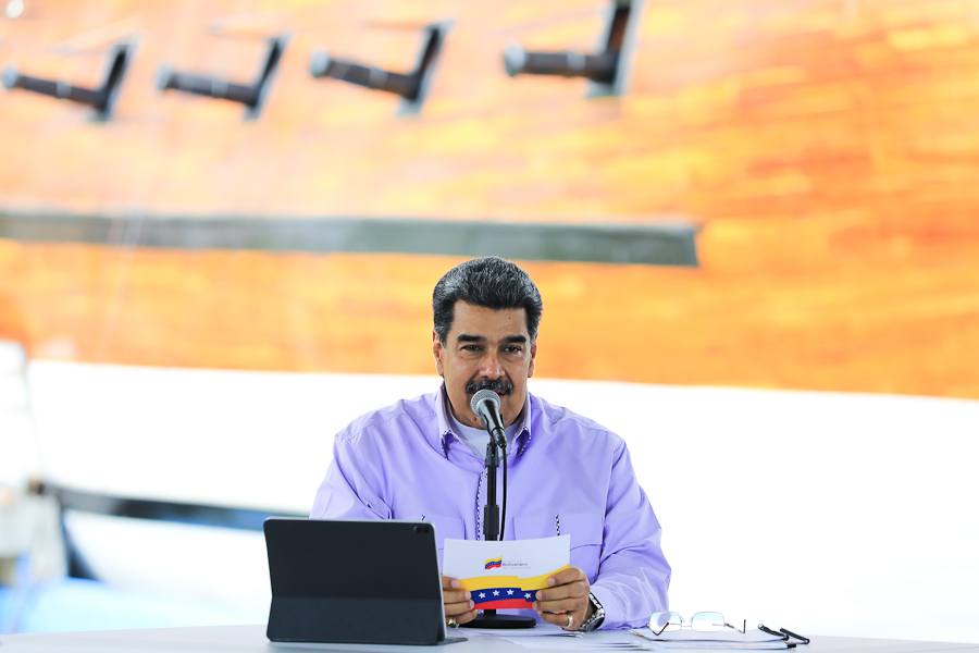 Maduro entrega 68 aulas rehabilitadas a la UDO en Maturín