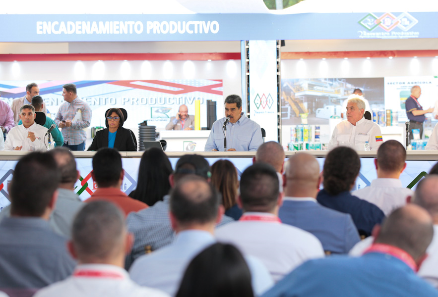 Maduro pide articular esfuerzos para aumentar producción nacional