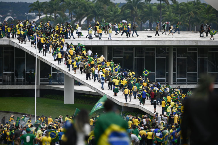Más de 1.170 personas están acusadas por actos golpistas en Brasil
