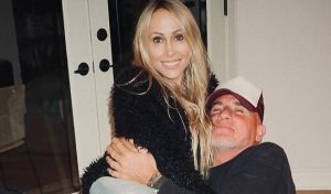 Madre de Miley Cyrus se comprometió con actor de Prision Brake