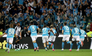 El Nápoles gana el scudetto de la Serie A italiana, Maradona tiene relevo 33 años después