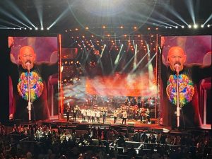 El Poliedro de Caracas vibró con el reencuentro de Oscar D' León y La Dimensión Latina