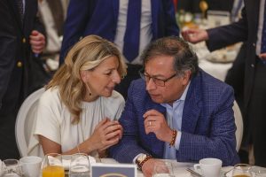 Petro dijo en España que sanciones llevan pobreza a Venezuela