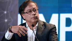 Petro viaja a España en visita oficial de acercamiento