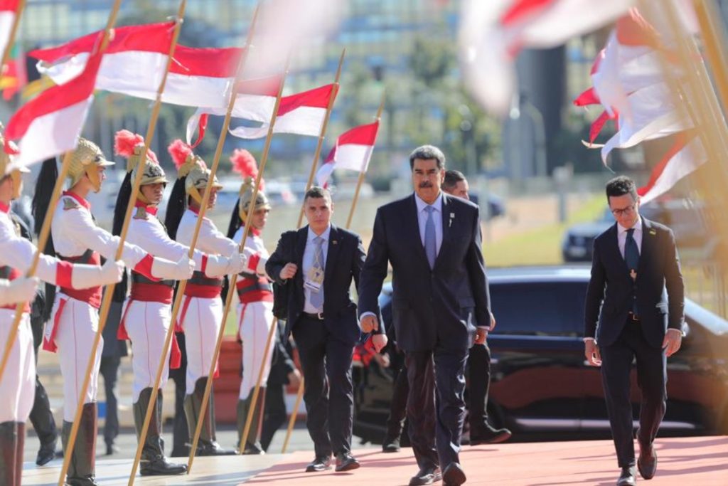 Presidente Maduro llega al Palacio de Itamaraty en Brasilia