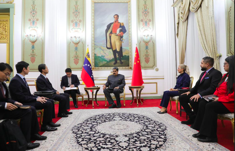 Presidente Maduro recibe delegación del partido comunista de China