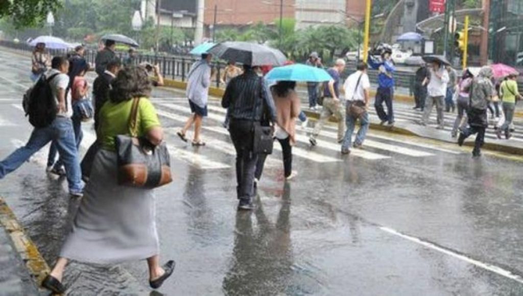Prevén lunes de lluvias o chubascos en gran parte del país