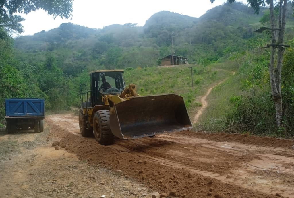 Recuperan vía agrícola Caratal - Río Frío de Marigüitar en Sucre