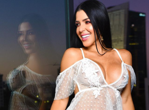 ¿Estás listo pa ver esas pecas? Esta foto de Rosita te pondrá a observar cada detalle de una peculiar zona