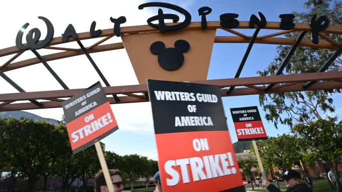Los estudios rechazan las afirmaciones del Sindicato de Guionistas