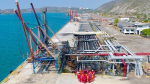 Tellechea inspeccionó mantenimiento de plantas de refinación Oriente