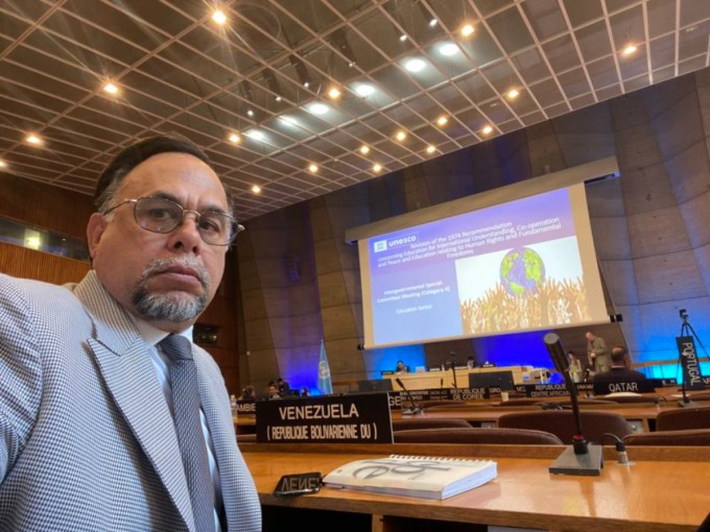 Venezuela asiste a jornada de revisión sobre educación en la Unesco