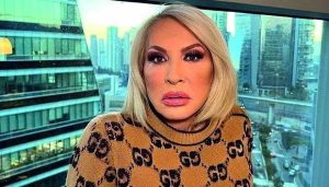 Laura Bozzo ante la coronación de Carlos III y Camila