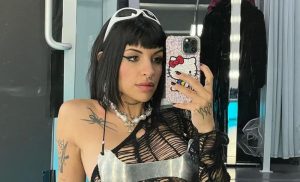 Cazzu mostró lo grande que está su pancita con un álbum de fotos bastante sensual