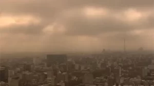 ¿En julio 2023 ? La alarmante predicción de un viajero en el tiempo que asegura que los cielos se cubrirán de humo y ceniza