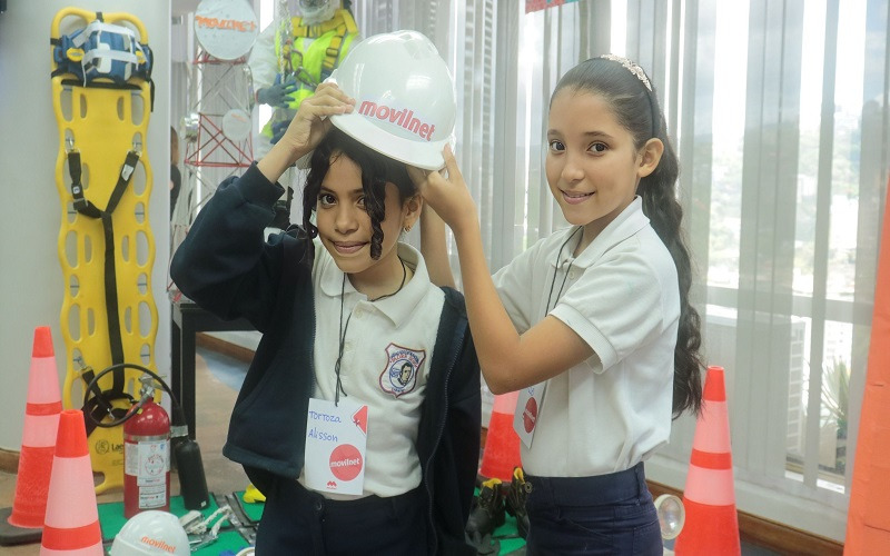 Movilnet recibió a niños y niñas en el marco del Programa Semilleros Científicos