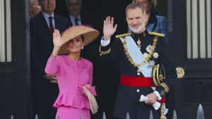 Carolina Herrera vistió a la reina Letizia para la coronación de Carlos III