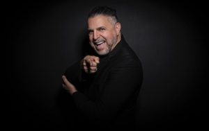 Luis Enrique se prepara para presentarse con su tour Trayectoria