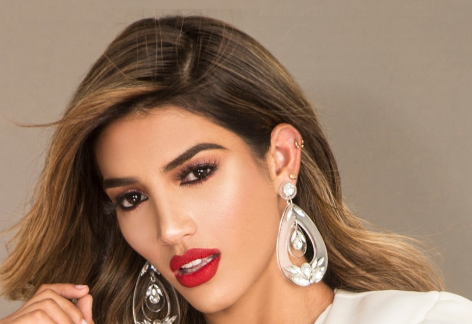 Presentadora de Canal i estuvo a punto de mostrar su zona íntima