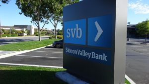 El Silicon Valley Bank perdió 80 % de sus depósitos en 2 días