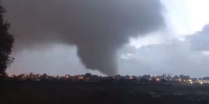 Tromba marina destrozó varias casas en Cabimas