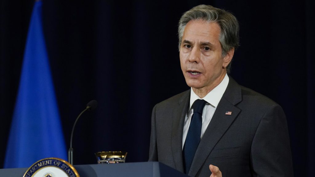 Blinken visita China en busca de aliviar tensiones