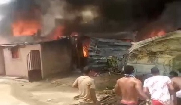 Incendio en una invasión de Aragua deja nueve heridos y cuatro ranchos calcinados