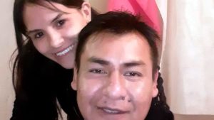 un hombre apuñaló a su exmujer 36 veces y se suicidó delante de sus hijos