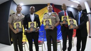 Bautizan libro “Más Vivo que Nunca”