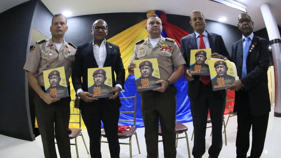 Bautizan libro “Más Vivo que Nunca”