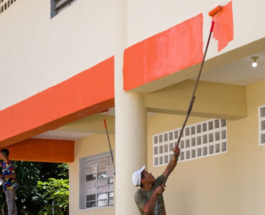 Bricomiles desplegadas en Caracas para la rehabilitación de escuelas